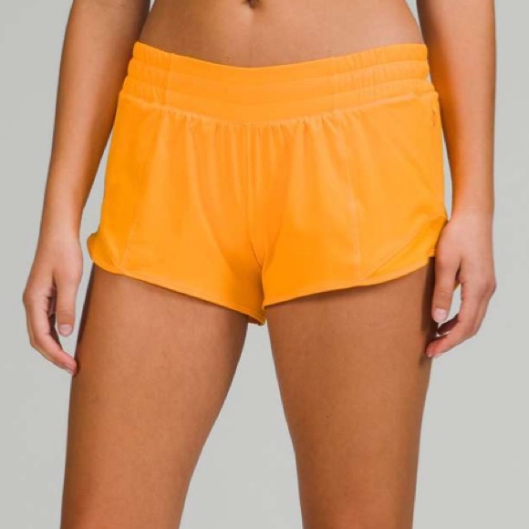 LAST ONE ‼️ Lululemon Hotty Hot Low-Rise Lined Short 2.5" Clementine Size 4 🍊✨ - Picture 4 of 7
